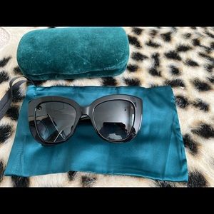 Gucci sunglasses - barely worn